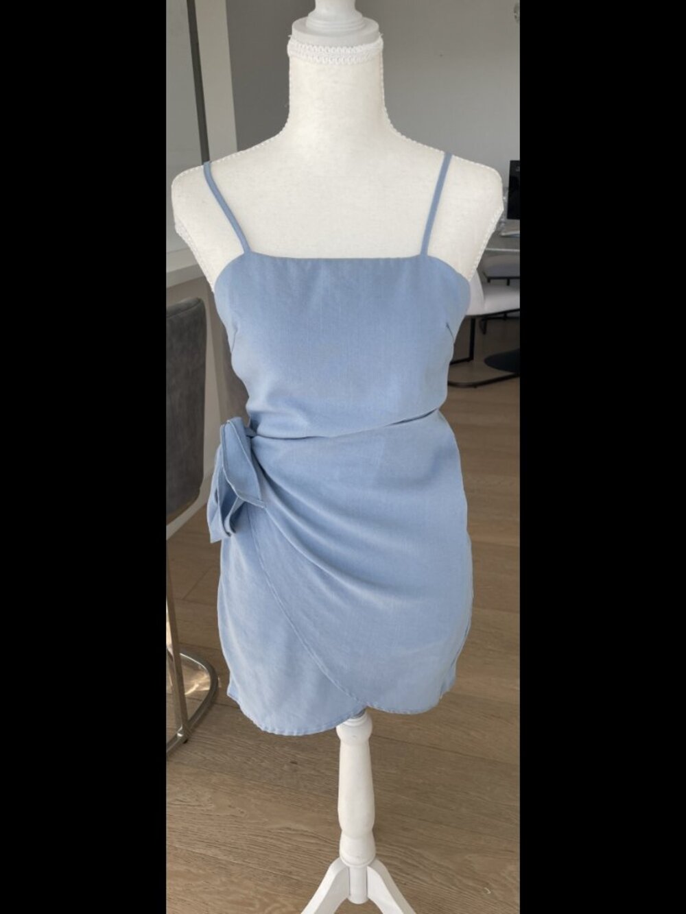 White Fox Blue Tie-Back Mini Dress with Adjustable Straps XS - Picture 3 of 8
